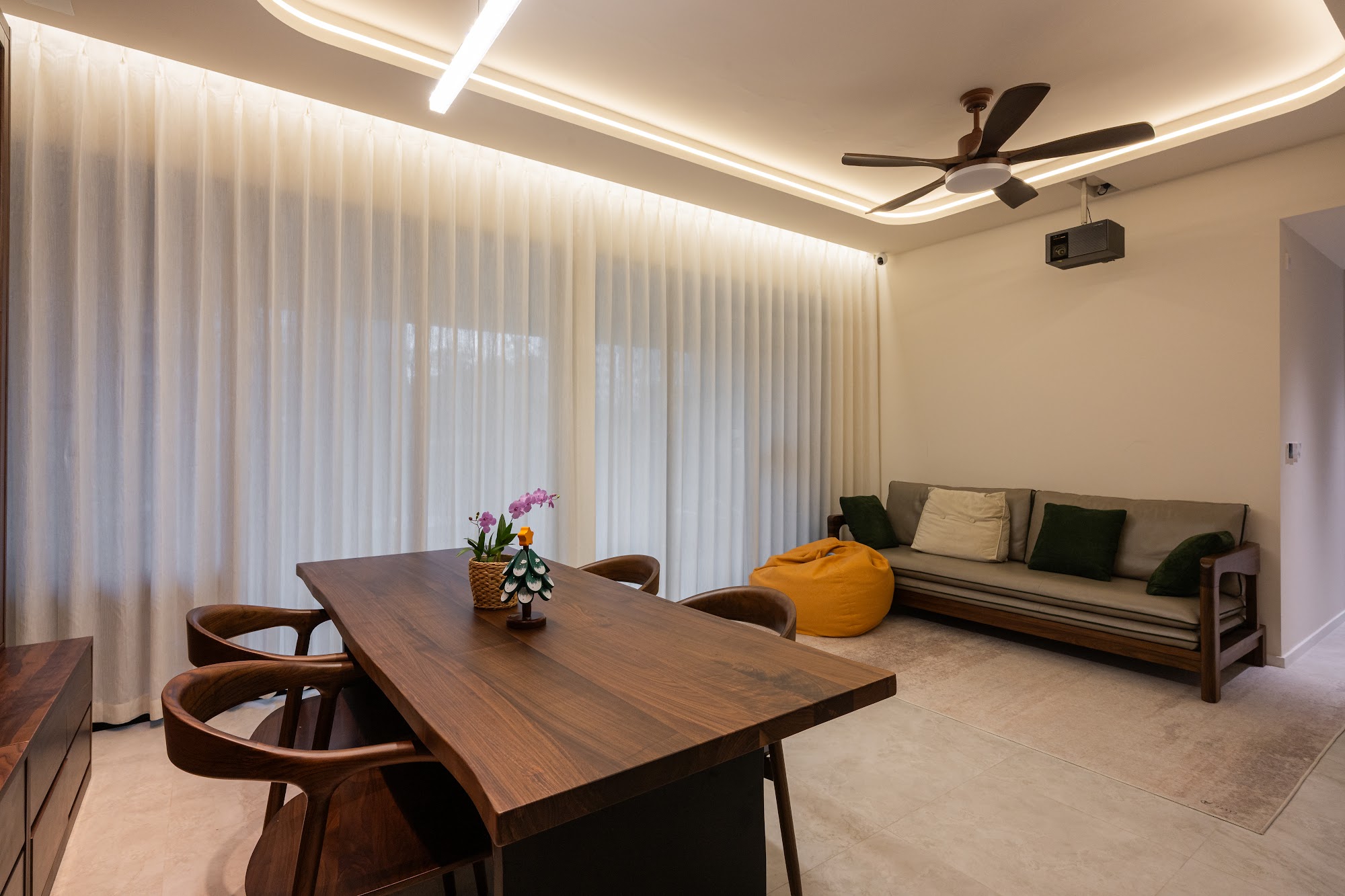 5+1 New Condo — Mid-Century Modern