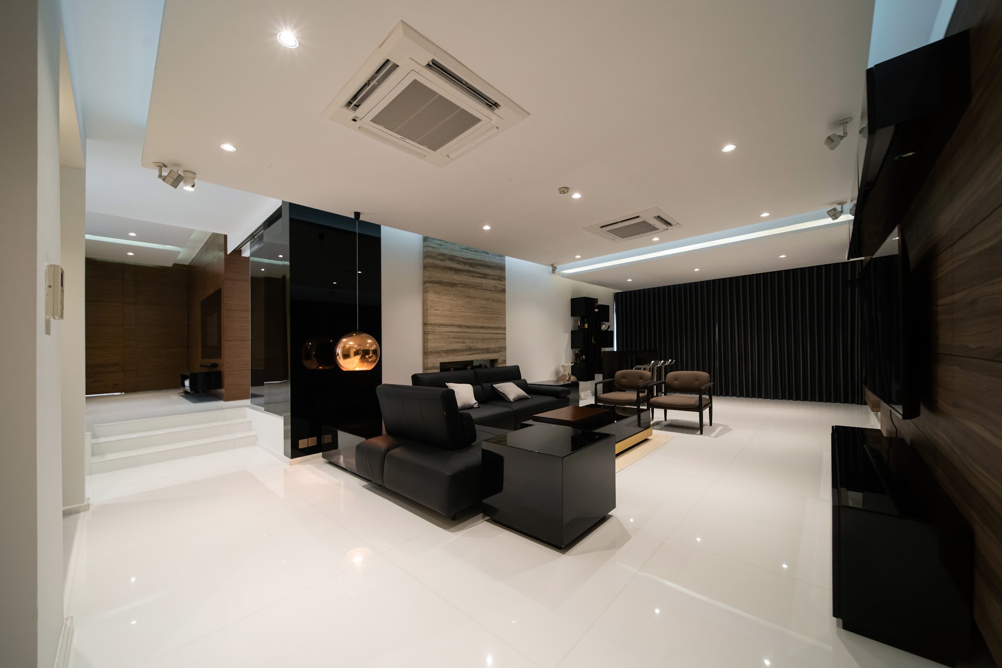 4+1 Bedder Condo — Luxury
